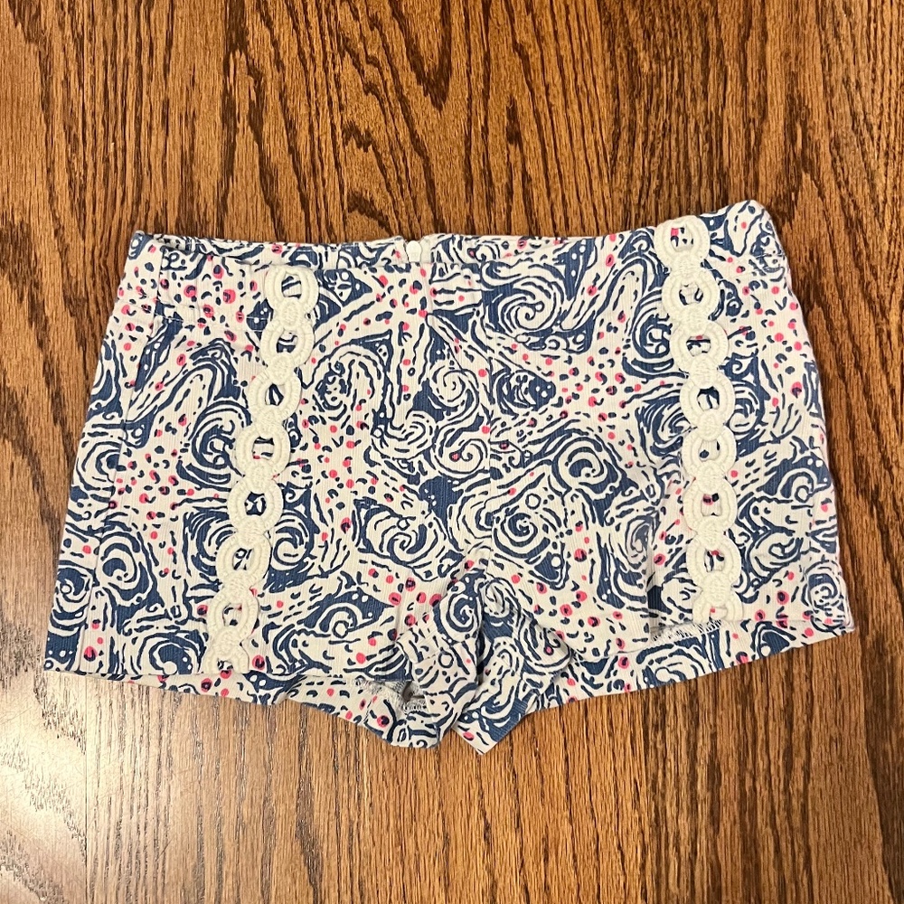 Lilly Pulitzer girls shorts, size 7!